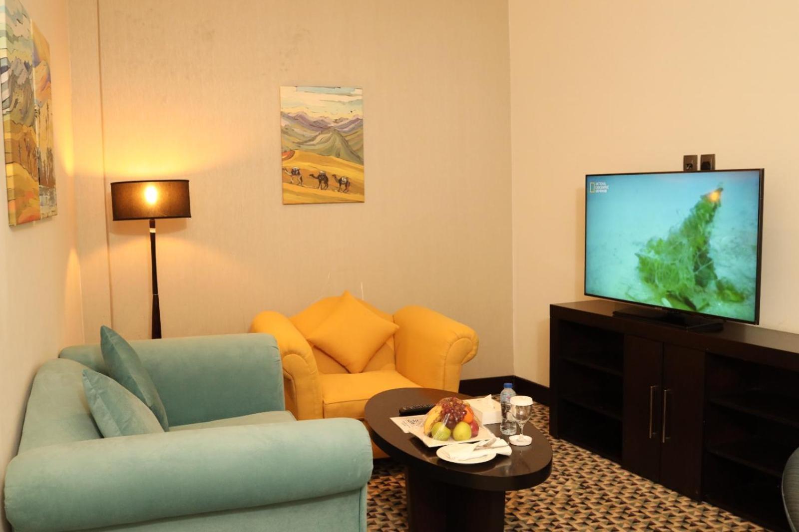Golden Tulip Hail Екстериор снимка