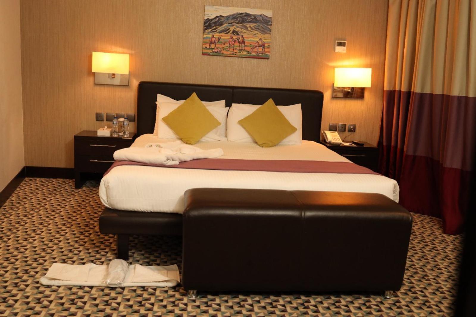 Golden Tulip Hail Екстериор снимка