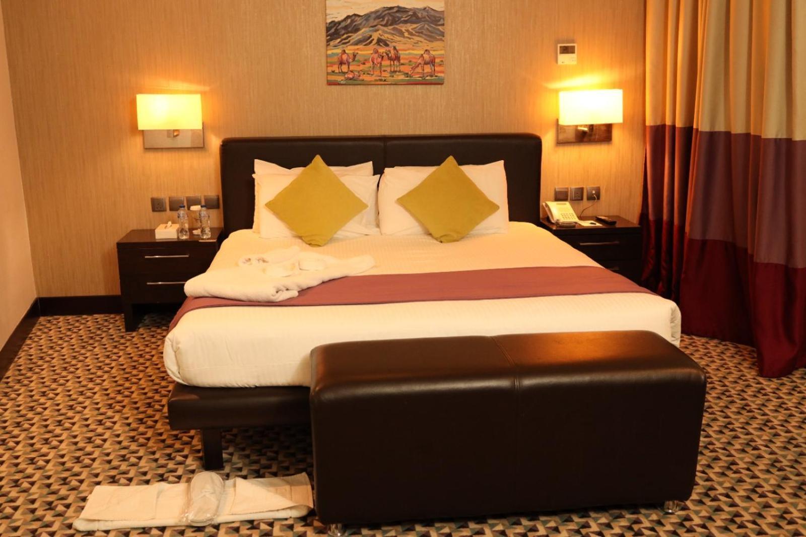 Golden Tulip Hail Екстериор снимка