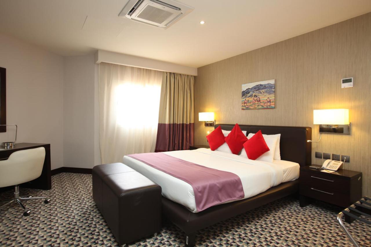 Golden Tulip Hail Екстериор снимка